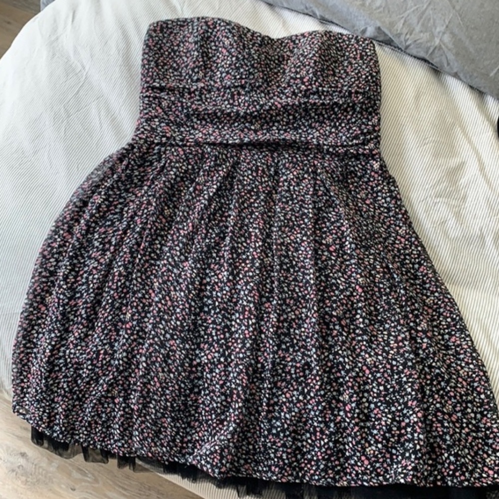 Lady Dutch Floral Strapless Dress